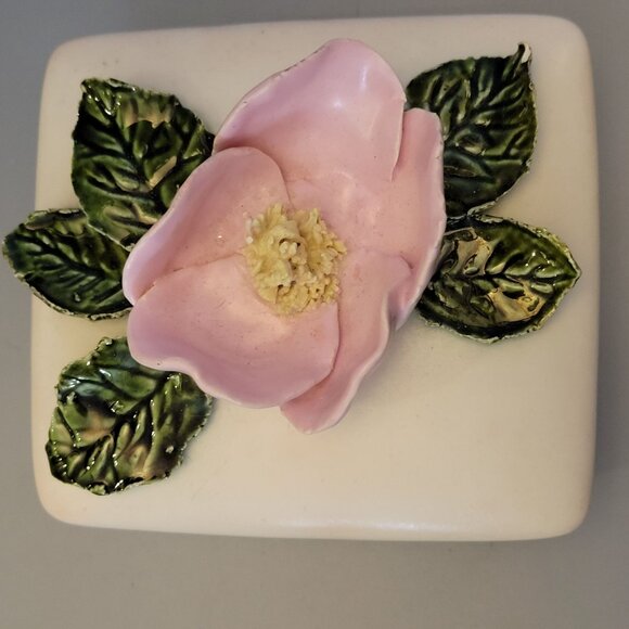 Decorative Ceramic Trinket Box With Floral Design & Lid - Picture 4 of 9